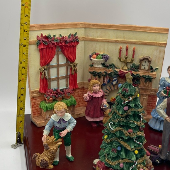 Hand Painted Resin Night Before Christmas Victorian Family Tree Decorating Scene - Picture 14 of 16